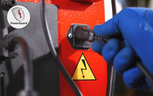 Станок надежно защищен от скачков напряжения