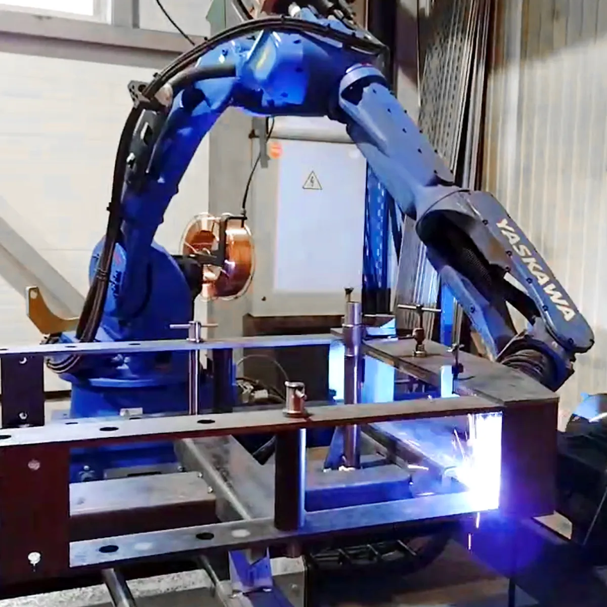 ПРОЧНАЯ ШИРОКАЯ СВАРНАЯ РАМА